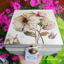 Pudełko, szkatułka decoupage kwiatami