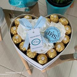 Flowerbox na komunię, średni, z Ferrero Rocher