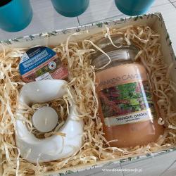 Zestaw prezentowy z produktami Yankee Candle, duża świeca i wosk Tranquile Garden