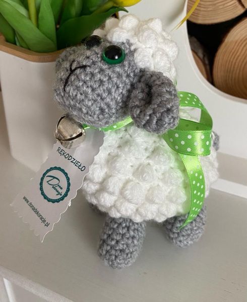 SZYDEŁKOWE MASKOTKI